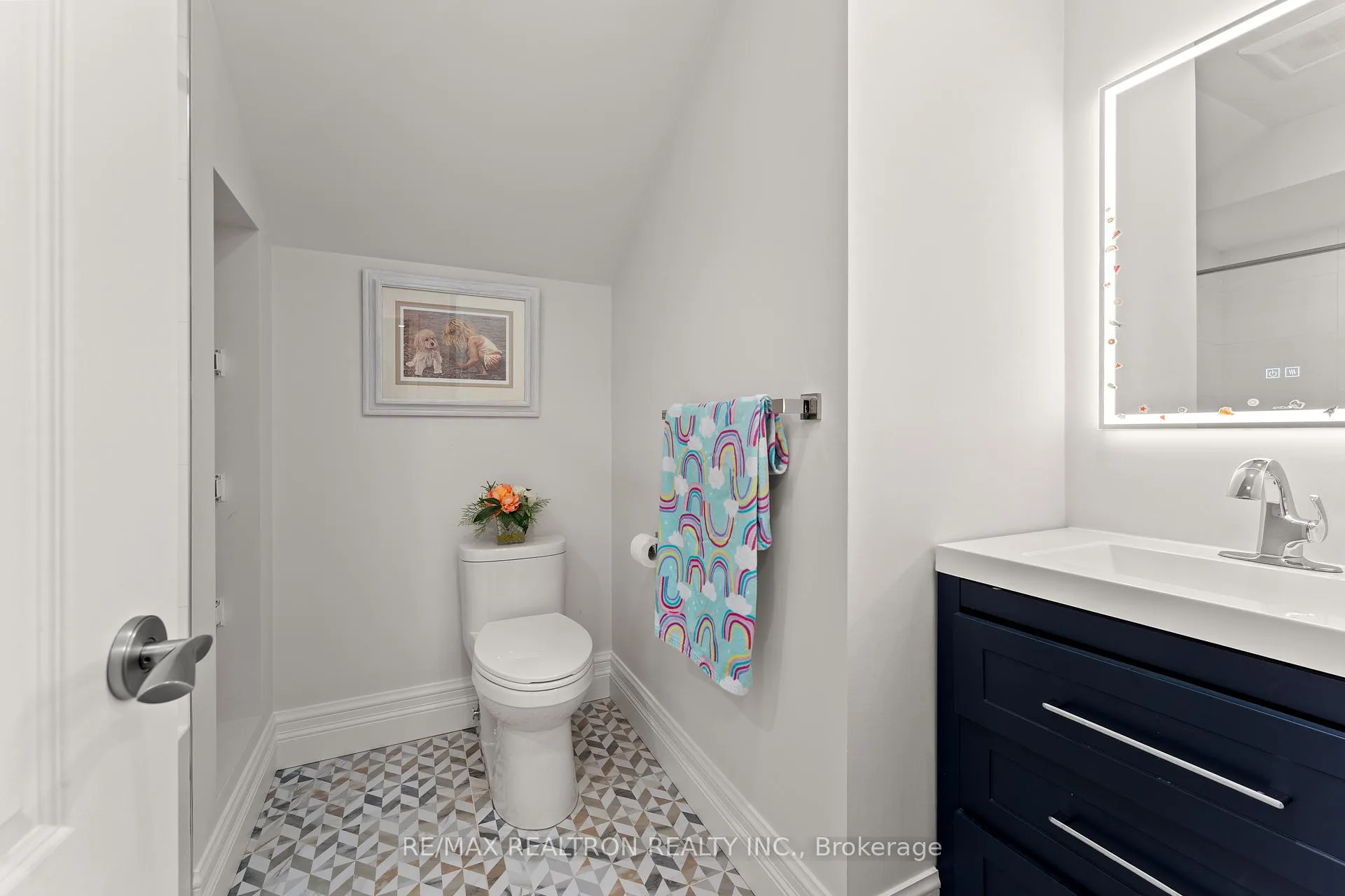 Photo 32 of 43 Basie Gate, Vaughan, Patterson — HOMEH