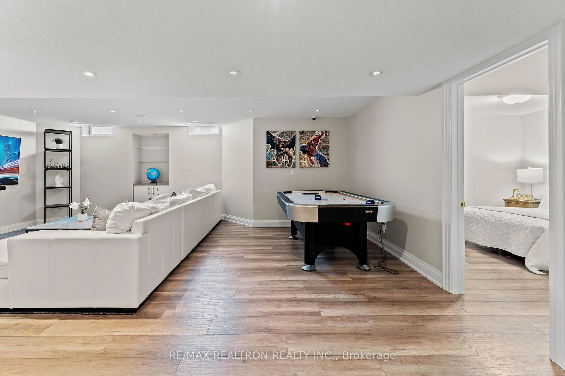 Photo 36 of 43 Basie Gate, Vaughan, Patterson — HOMEH