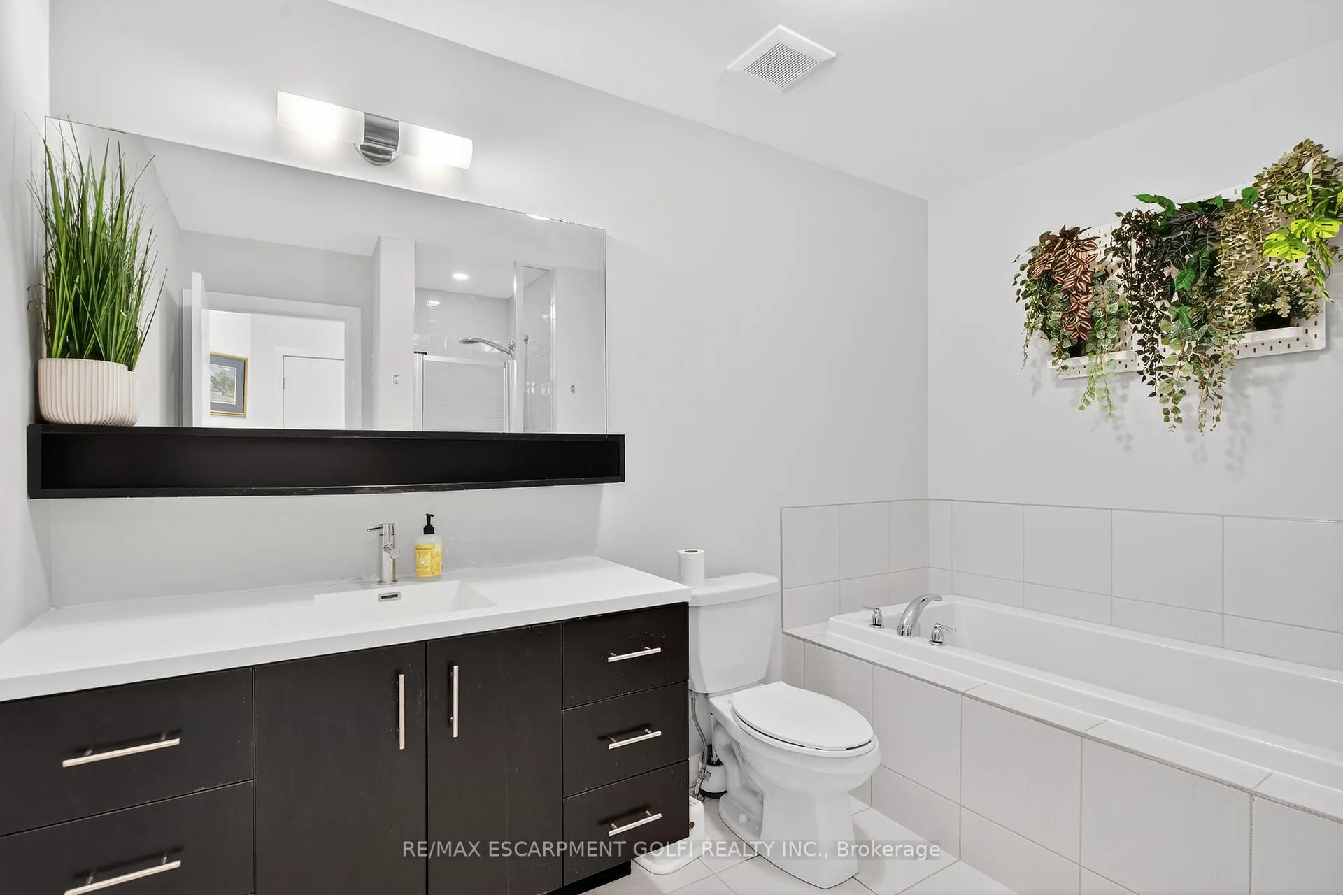 Photo 12 of Unit 21, 288 Glover Road, Hamilton, Fruitland — HOMEH