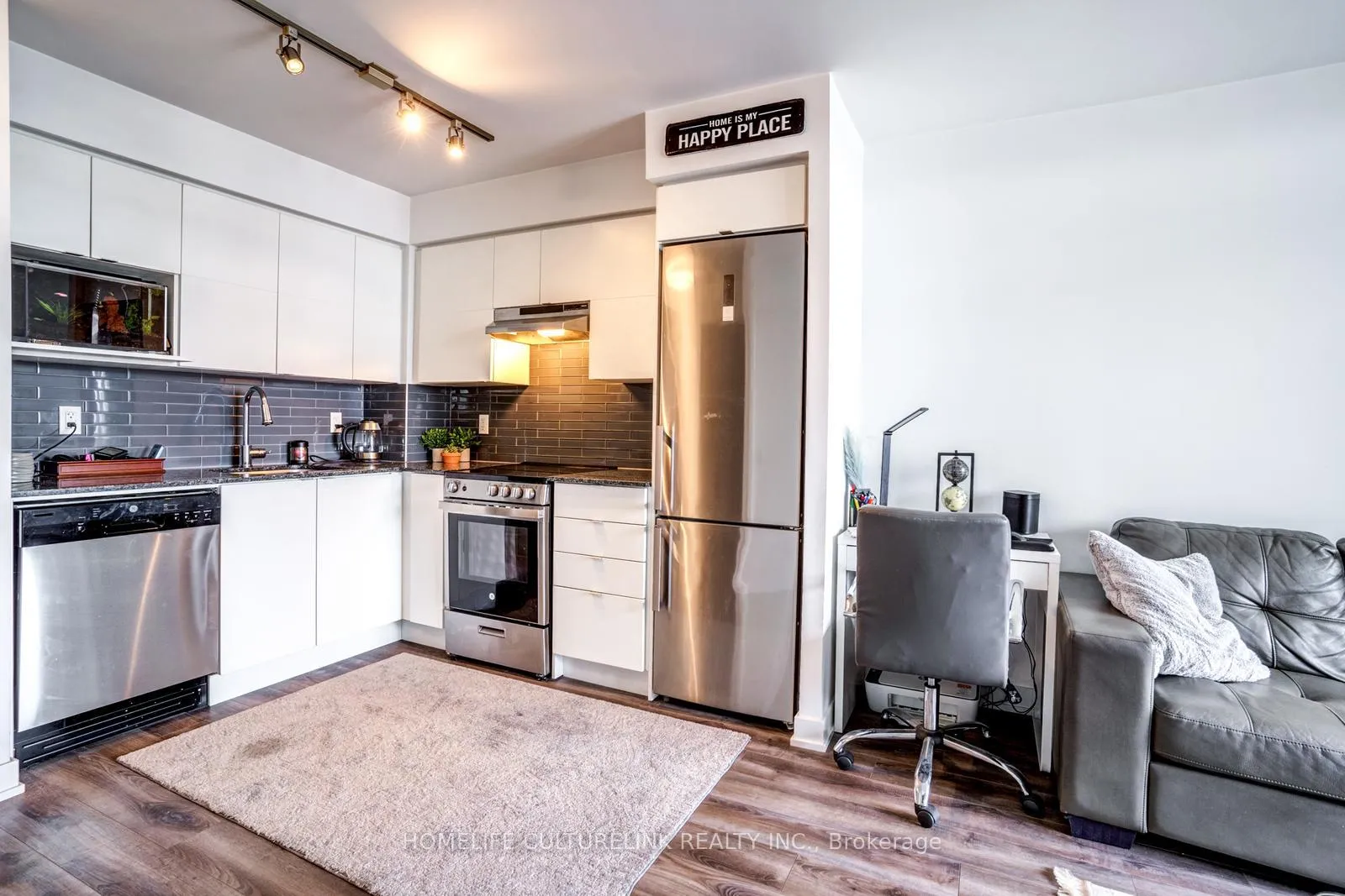Photo 14 of Unit 1220, 120 Varna Drive E, Toronto, Englemount-Lawrence — HOMEH