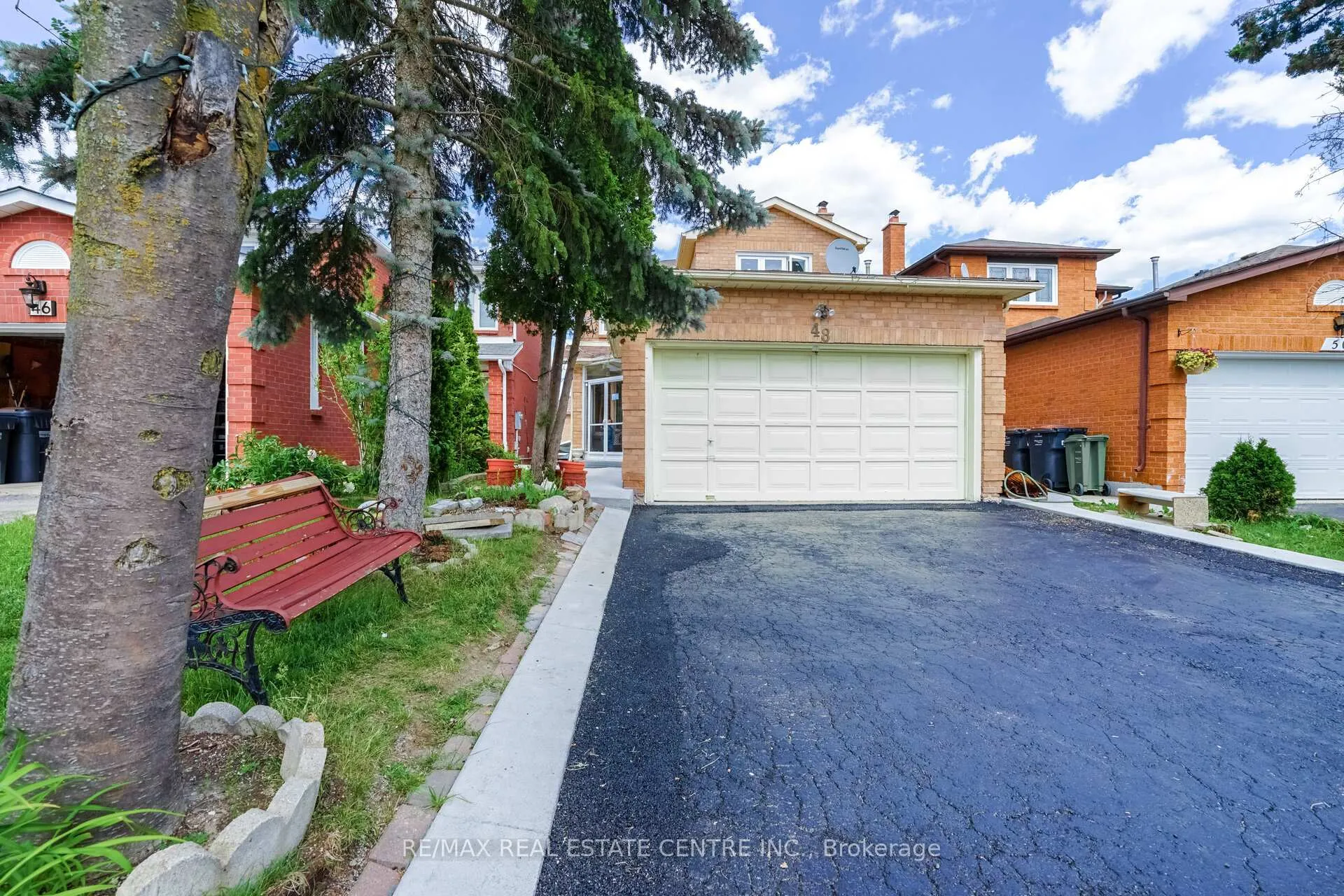 Photo 3 of 48 Cortez Court, Brampton, Northwood Park — HOMEH