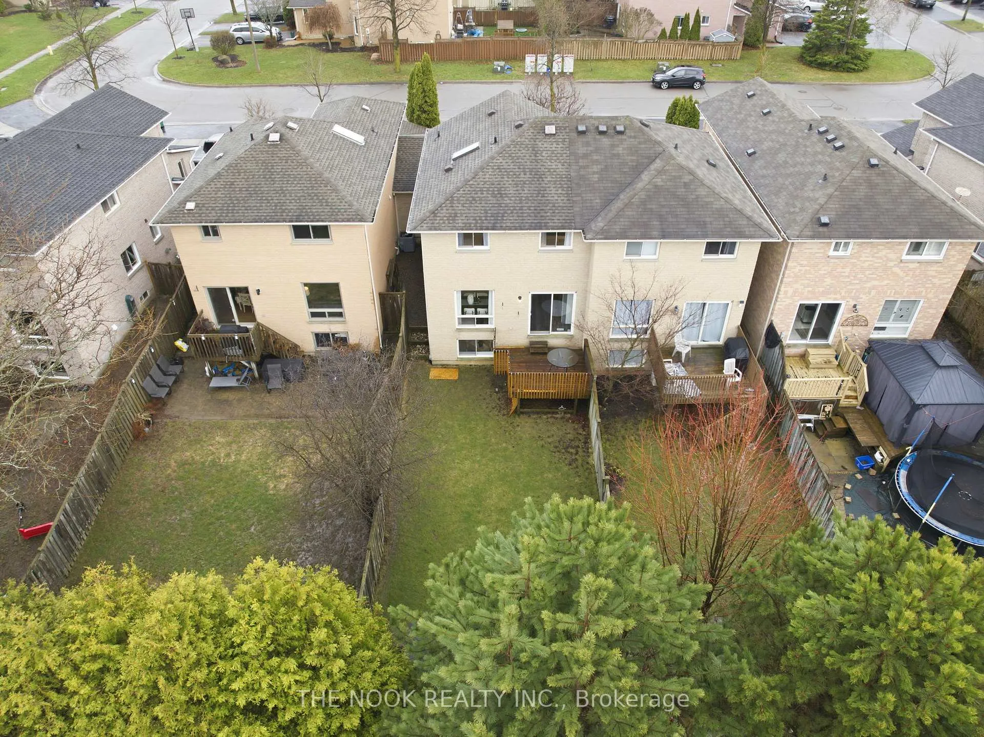Photo 2 of 43 Short Crescent, Clarington, Courtice — HOMEH