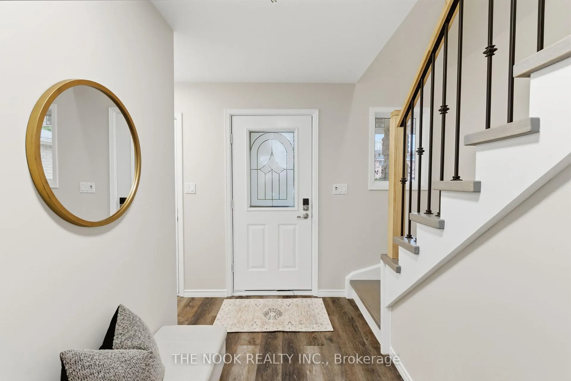 Photo 4 of 43 Short Crescent, Clarington, Courtice — HOMEH
