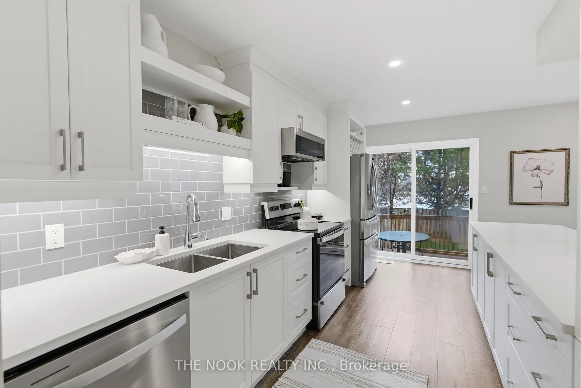 Photo 8 of 43 Short Crescent, Clarington, Courtice — HOMEH