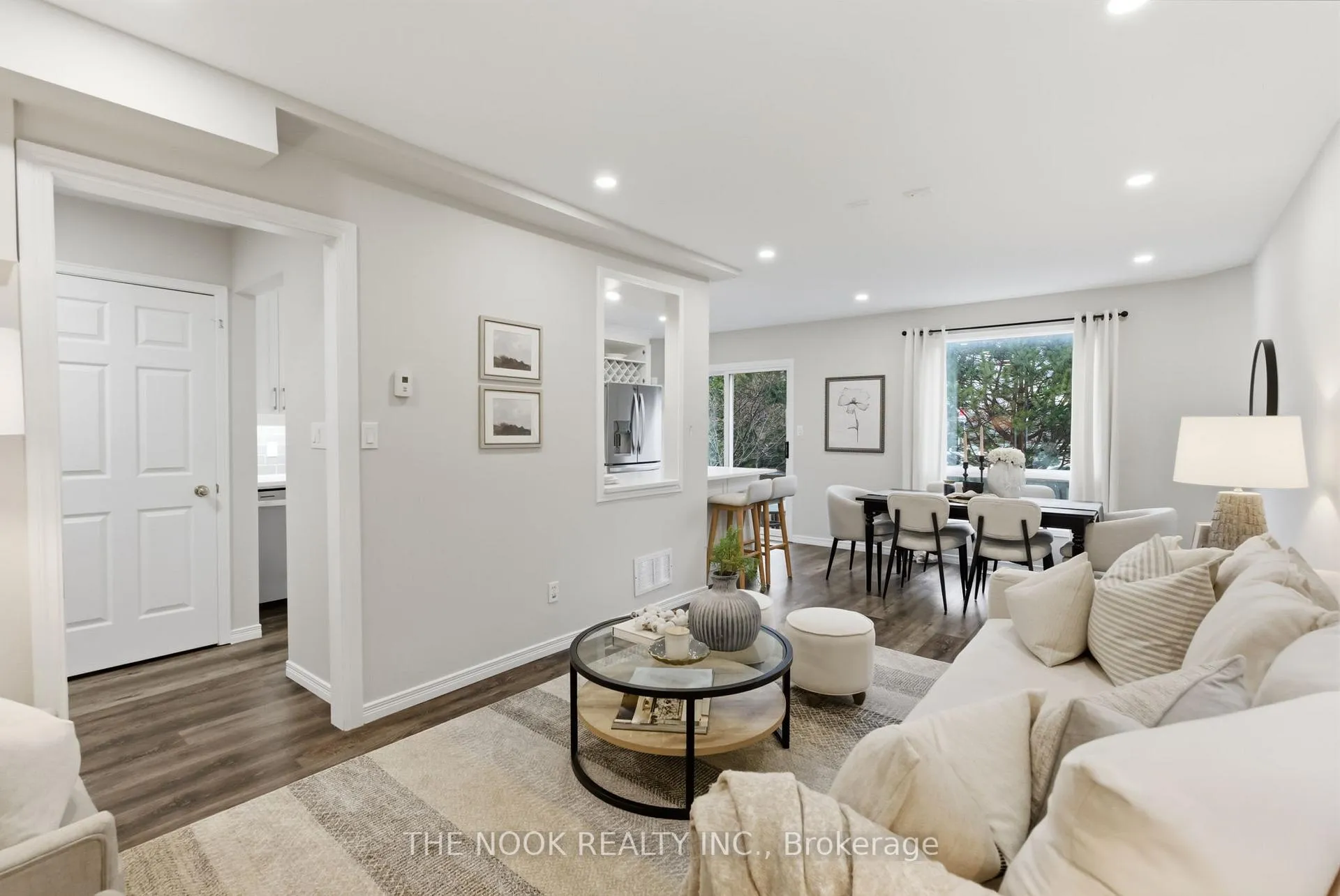 Photo 23 of 43 Short Crescent, Clarington, Courtice — HOMEH