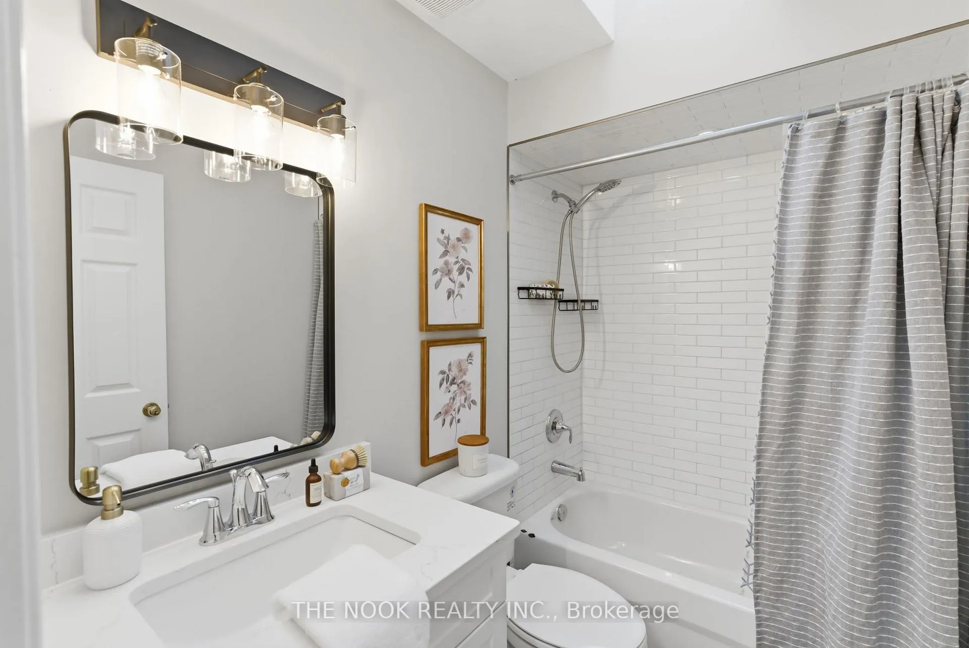 Photo 33 of 43 Short Crescent, Clarington, Courtice — HOMEH