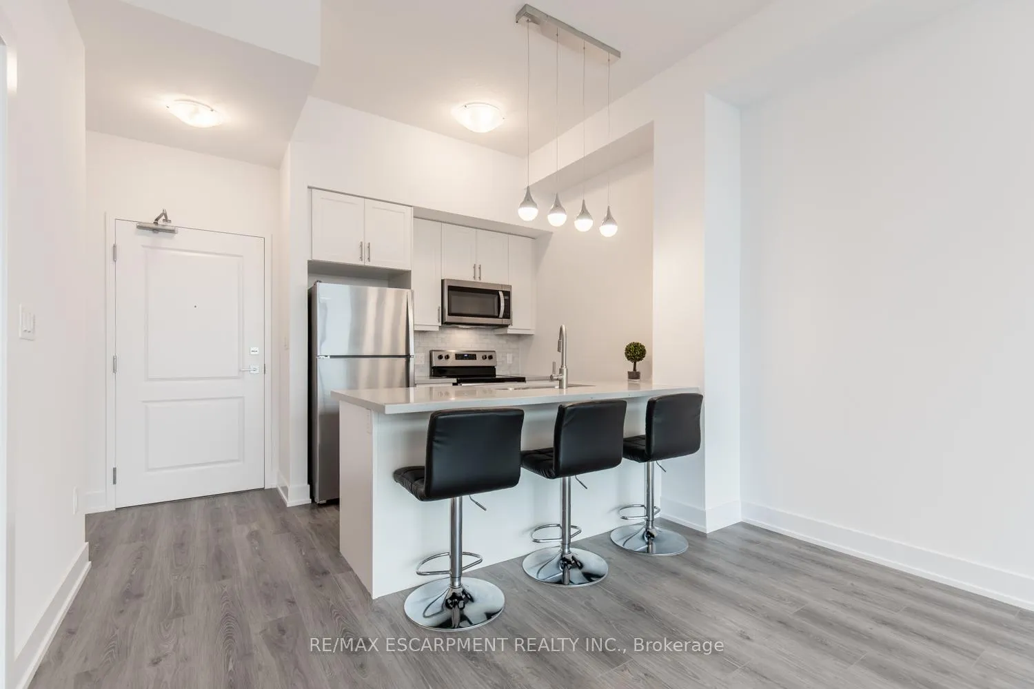 Photo 5 of Unit 504, 460 Dundas Street, Hamilton, Waterdown — HOMEH