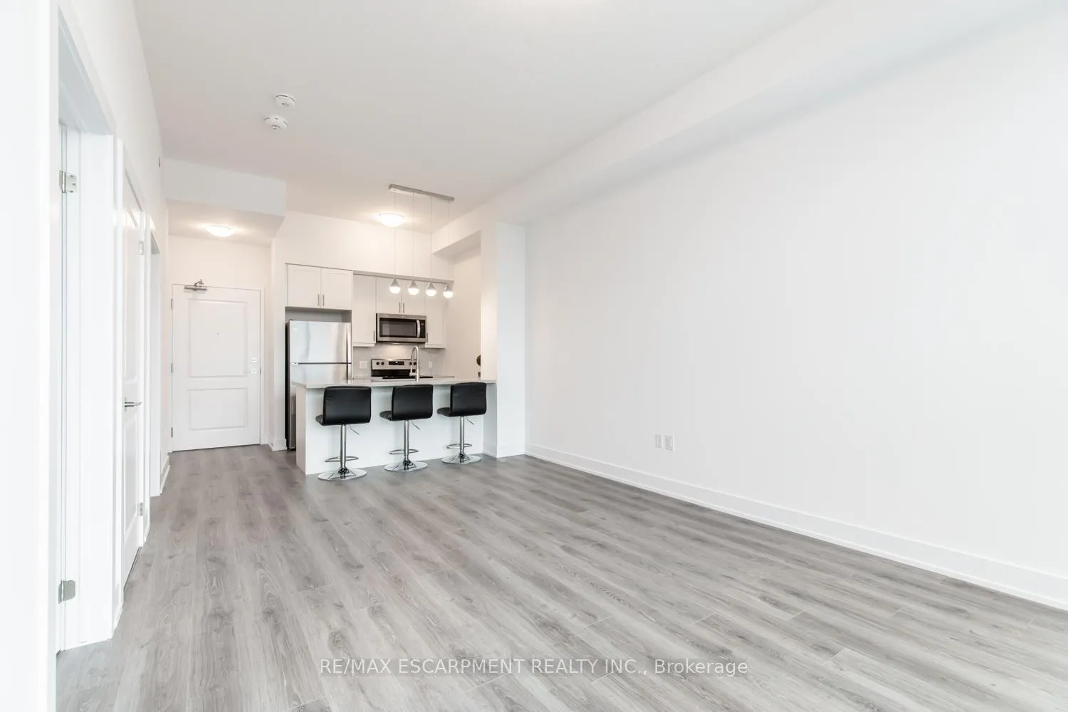 Photo 10 of Unit 504, 460 Dundas Street, Hamilton, Waterdown — HOMEH
