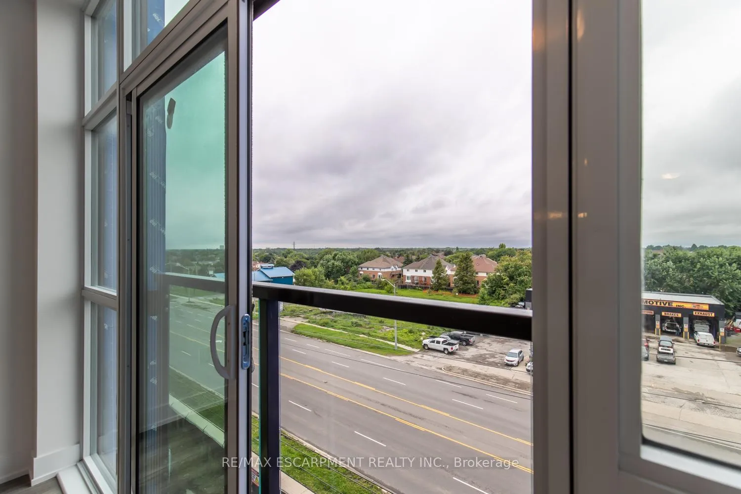Photo 14 of Unit 504, 460 Dundas Street, Hamilton, Waterdown — HOMEH