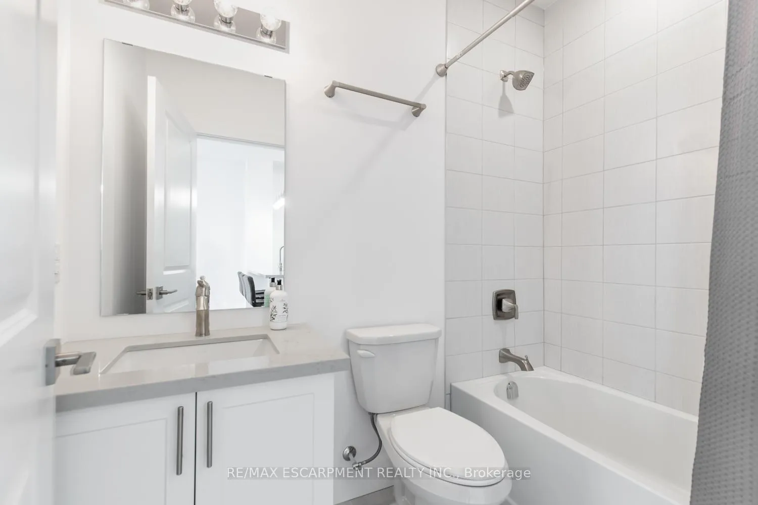 Photo 19 of Unit 504, 460 Dundas Street, Hamilton, Waterdown — HOMEH
