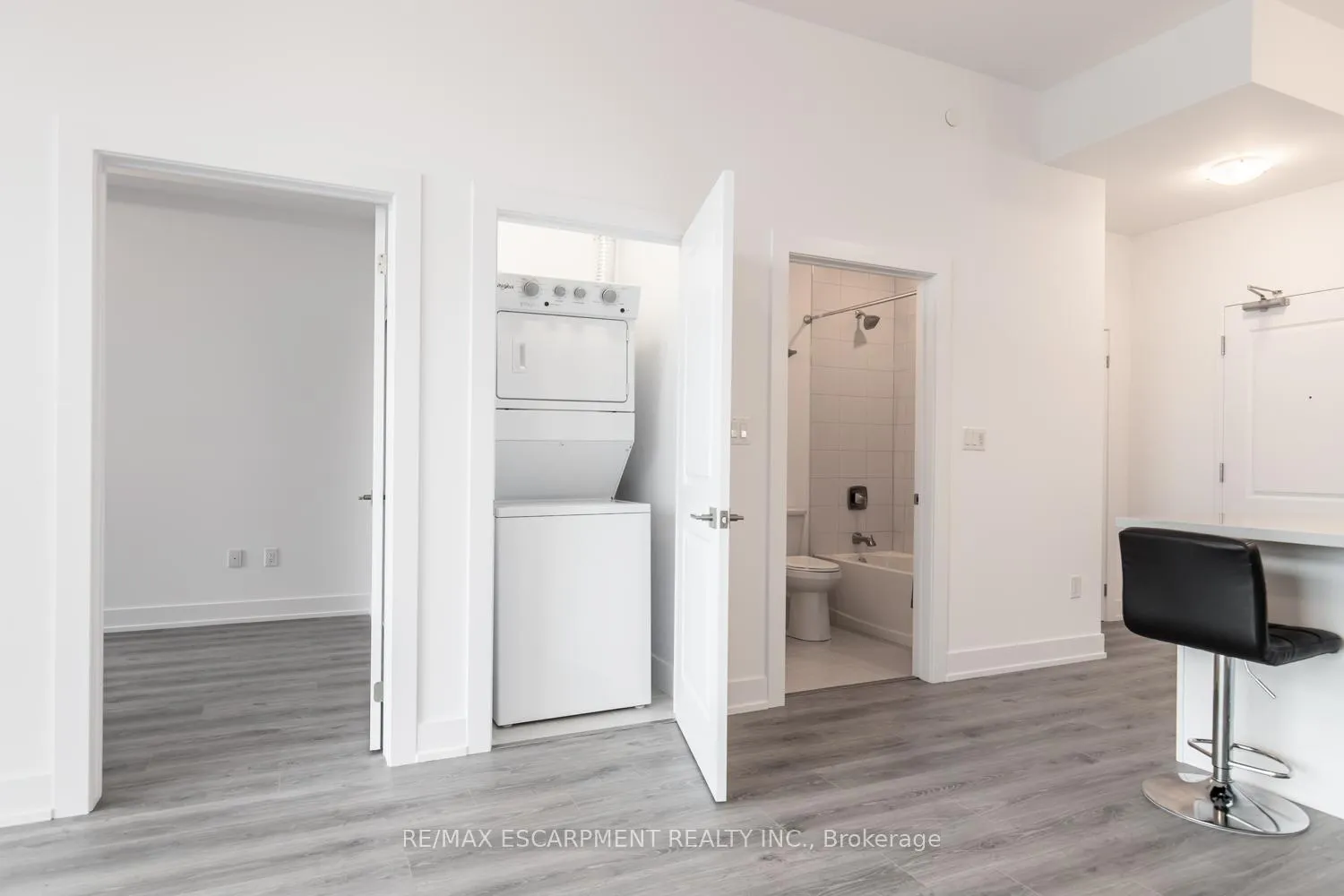 Photo 20 of Unit 504, 460 Dundas Street, Hamilton, Waterdown — HOMEH
