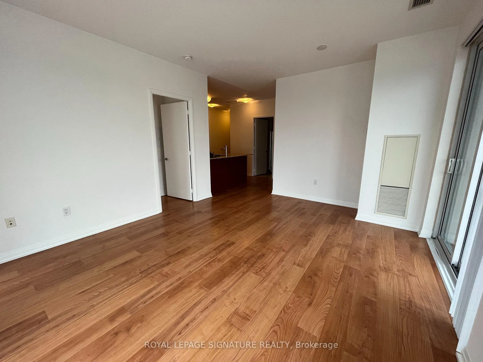 Photo 5 of Unit 913, 25 Cole Street, Toronto, Regent Park — HOMEH