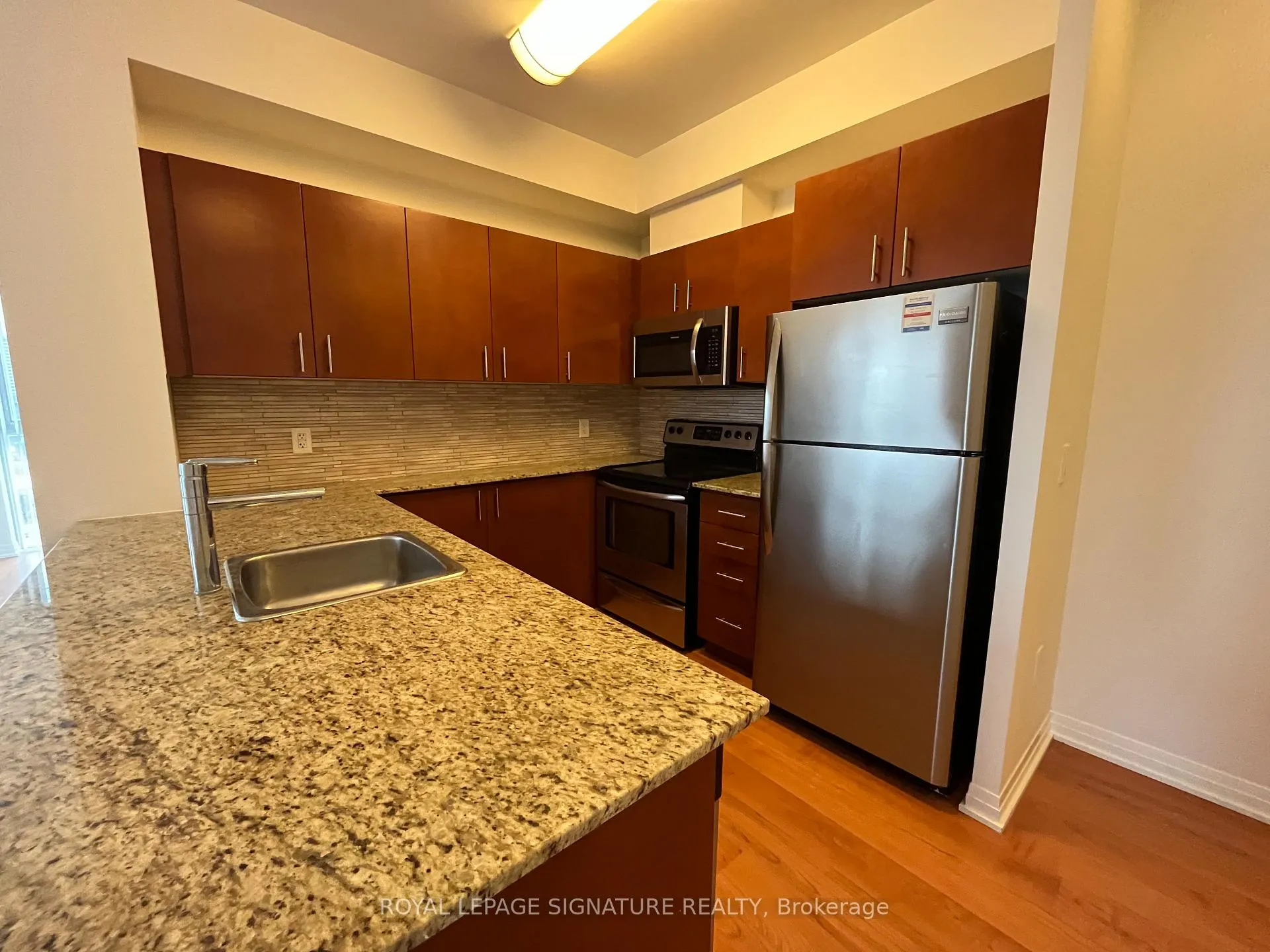 Photo 6 of Unit 913, 25 Cole Street, Toronto, Regent Park — HOMEH