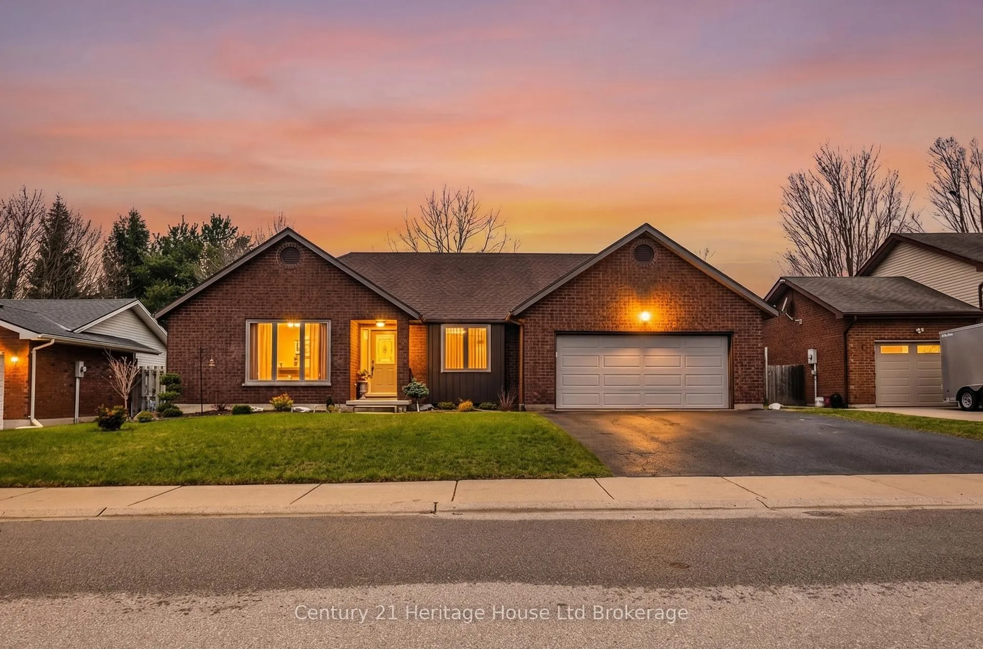 Photo 2 of 15 Gibson Drive, Tillsonburg — HOMEH