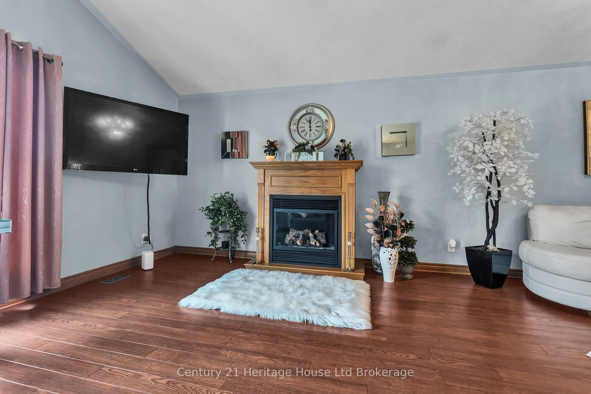 Photo 10 of 15 Gibson Drive, Tillsonburg — HOMEH