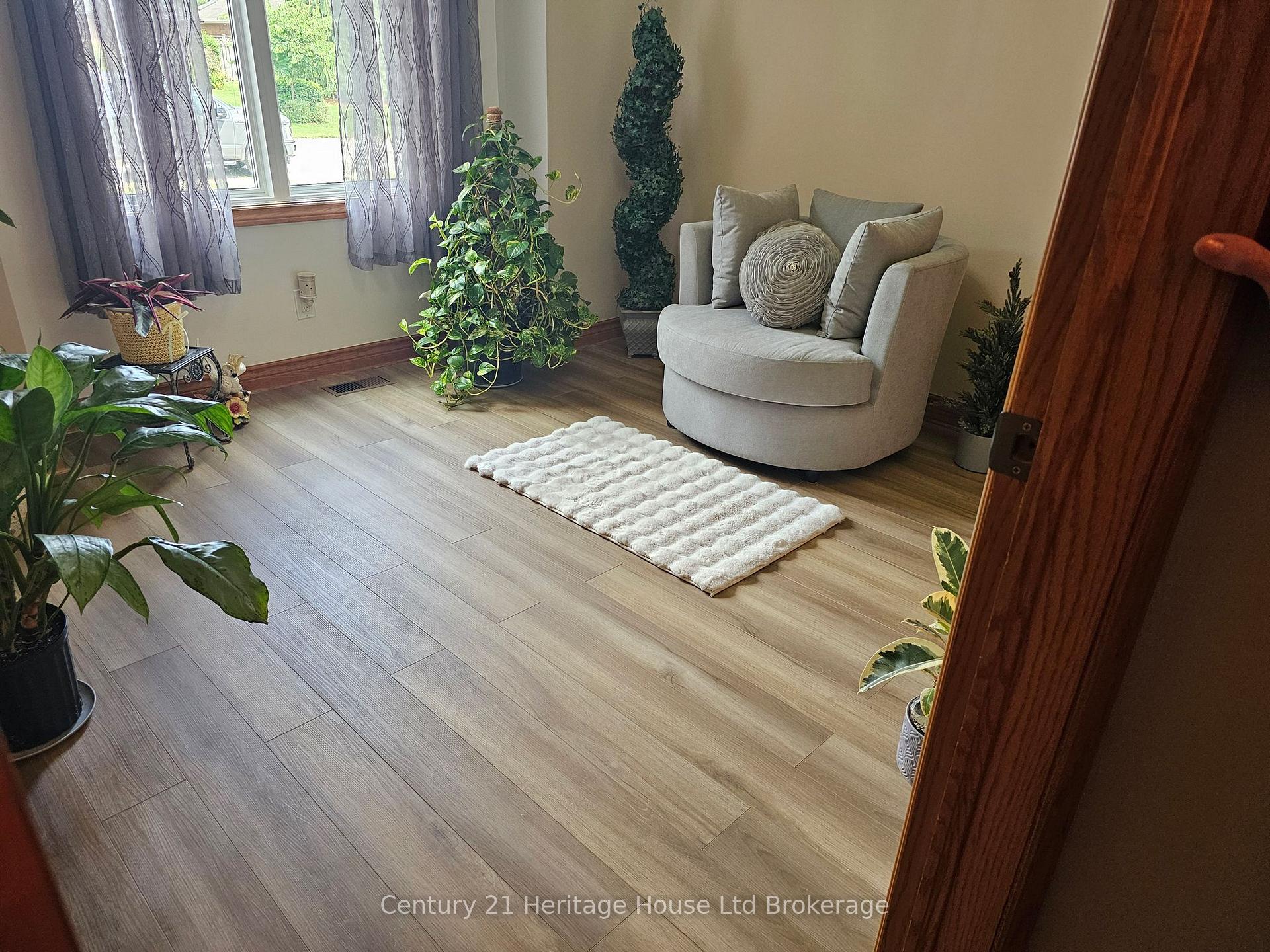 Photo 23 of 15 Gibson Drive, Tillsonburg — HOMEH