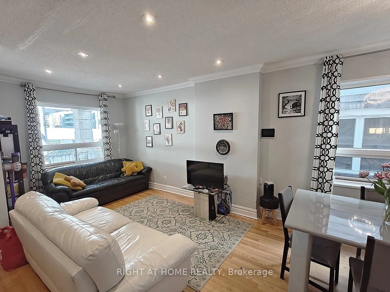 Photo 6 of 235 Soudan Avenue, Toronto, Mount Pleasant West — HOMEH