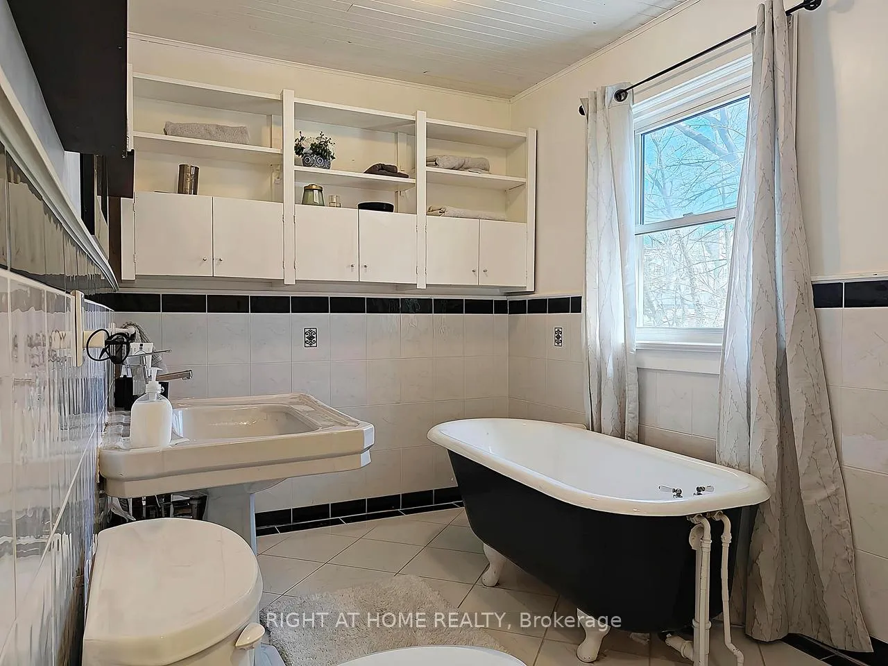 Photo 17 of 235 Soudan Avenue, Toronto, Mount Pleasant West — HOMEH