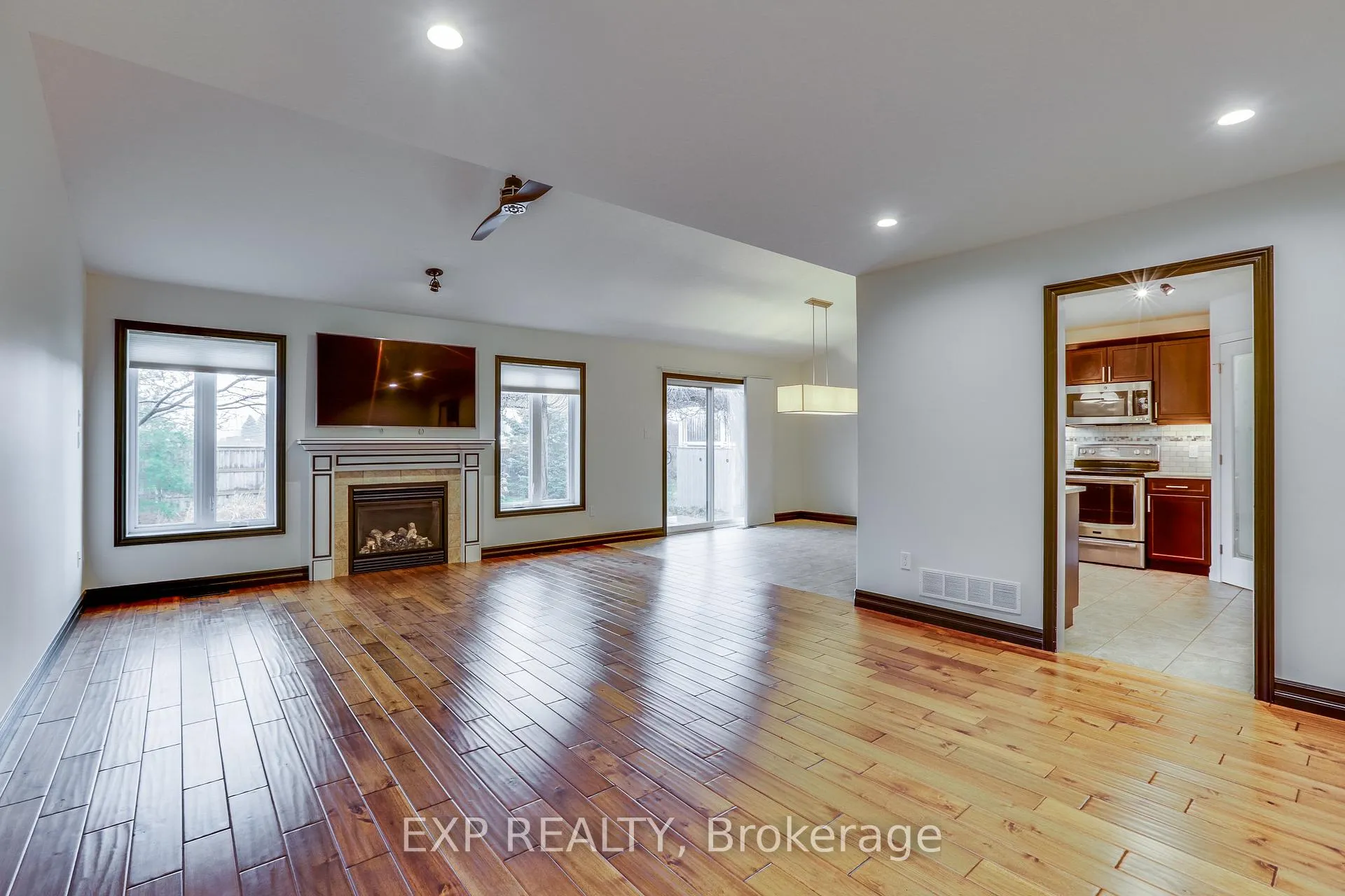 Photo 4 of 2701 Bateman Trail, London, South W — HOMEH
