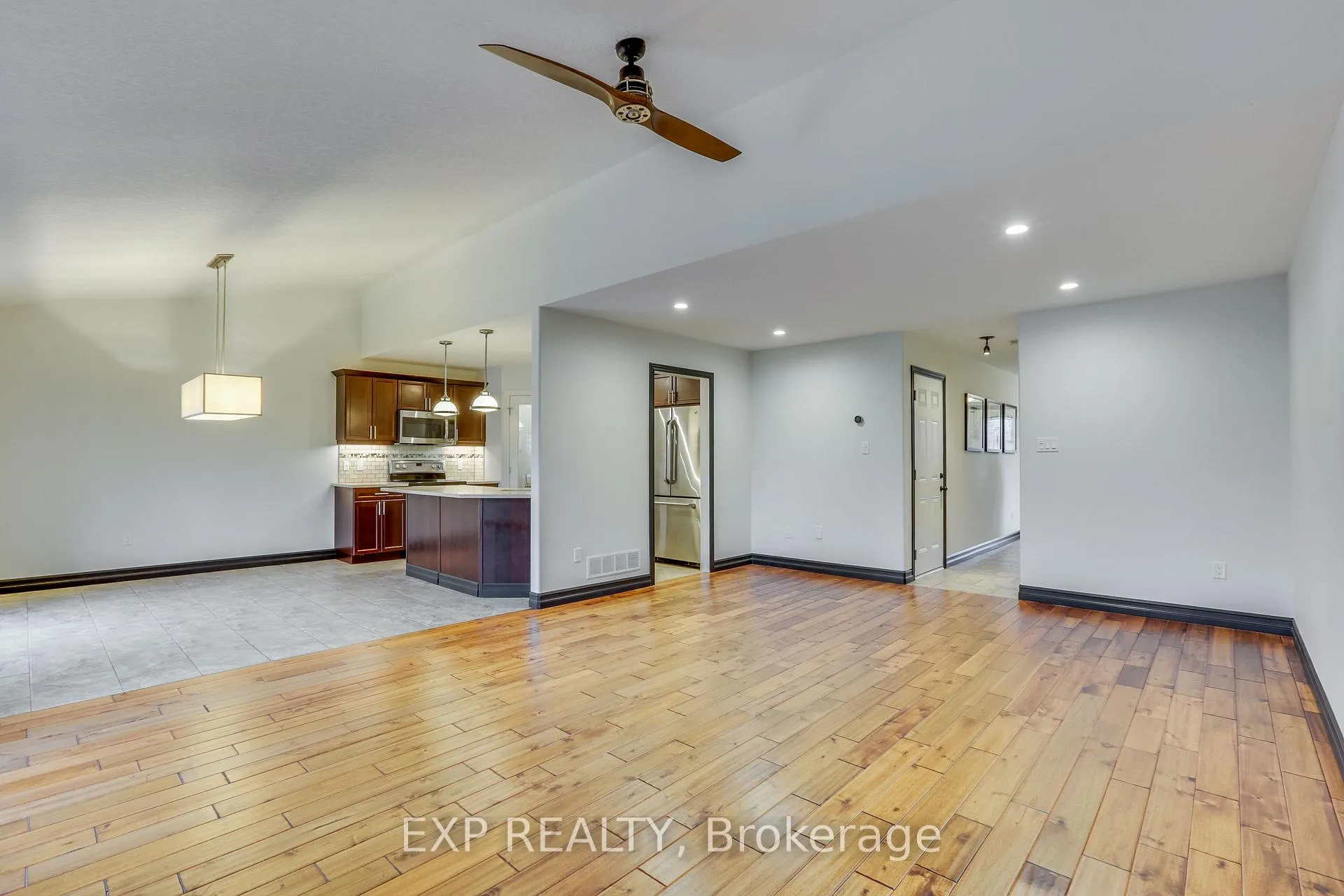 Photo 5 of 2701 Bateman Trail, London, South W — HOMEH