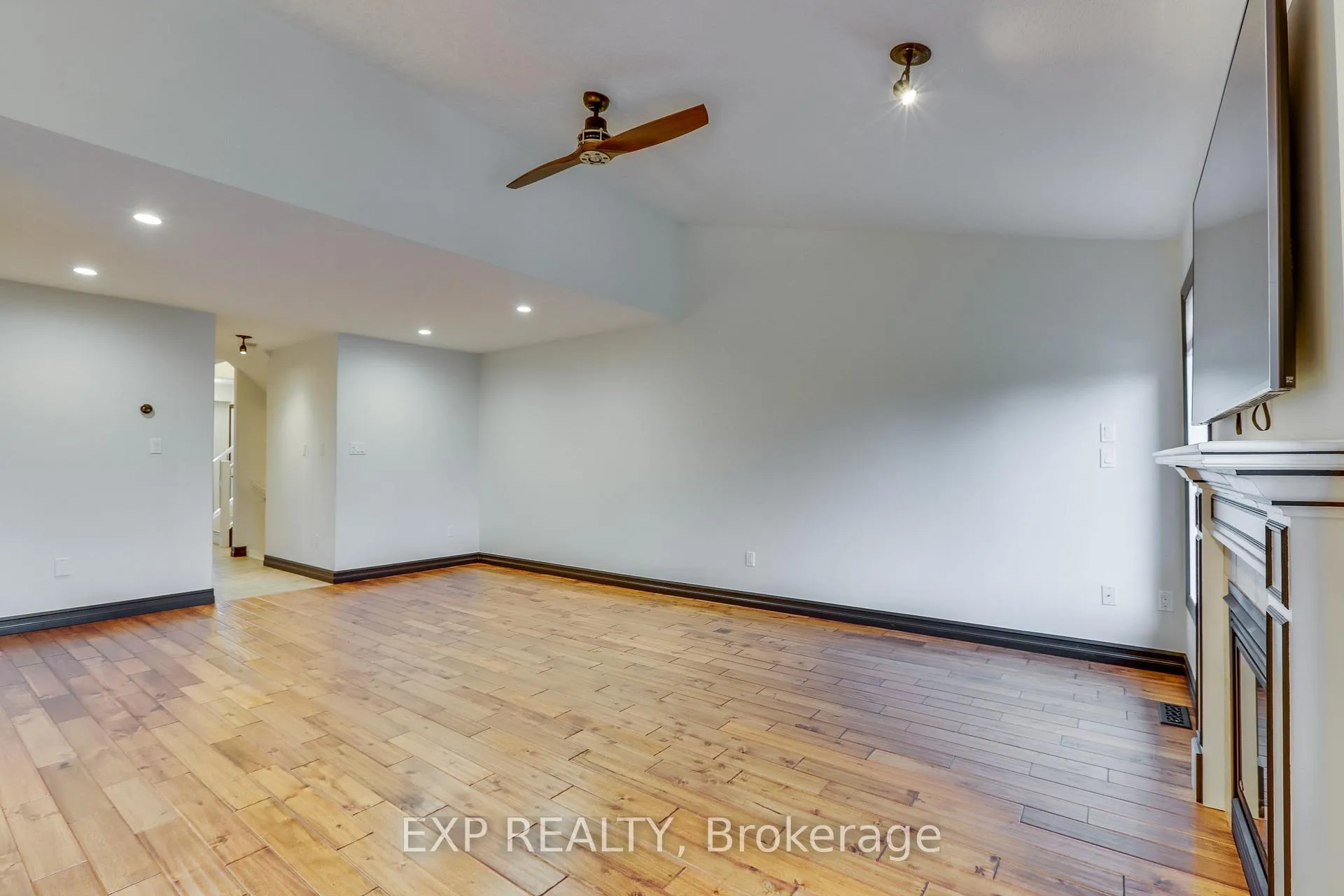 Photo 6 of 2701 Bateman Trail, London, South W — HOMEH