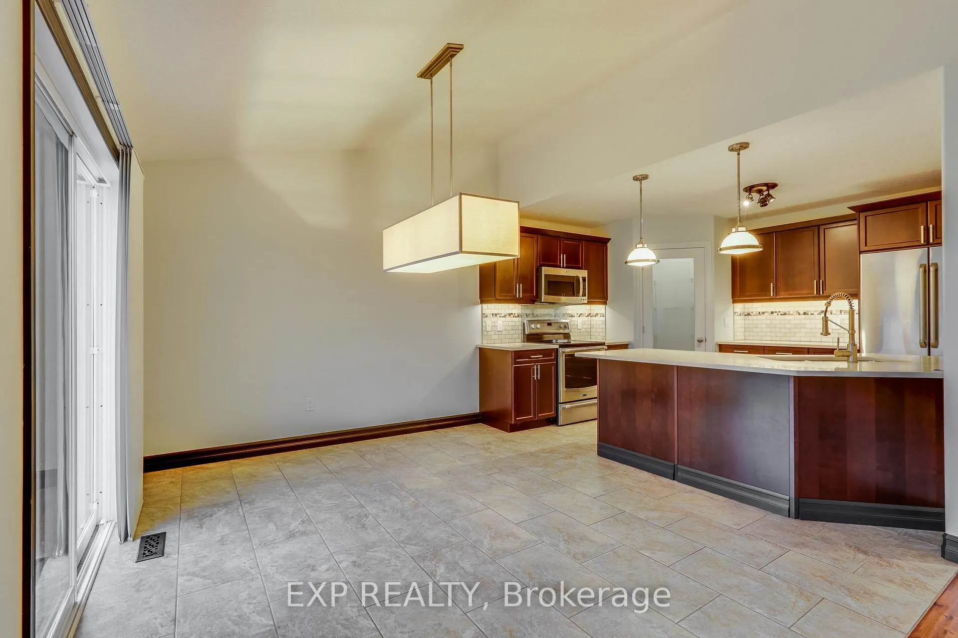 Photo 8 of 2701 Bateman Trail, London, South W — HOMEH