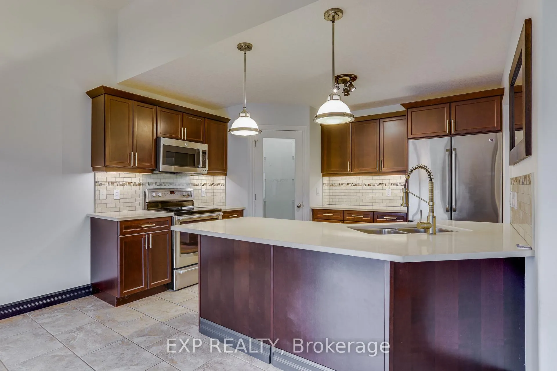Photo 12 of 2701 Bateman Trail, London, South W — HOMEH