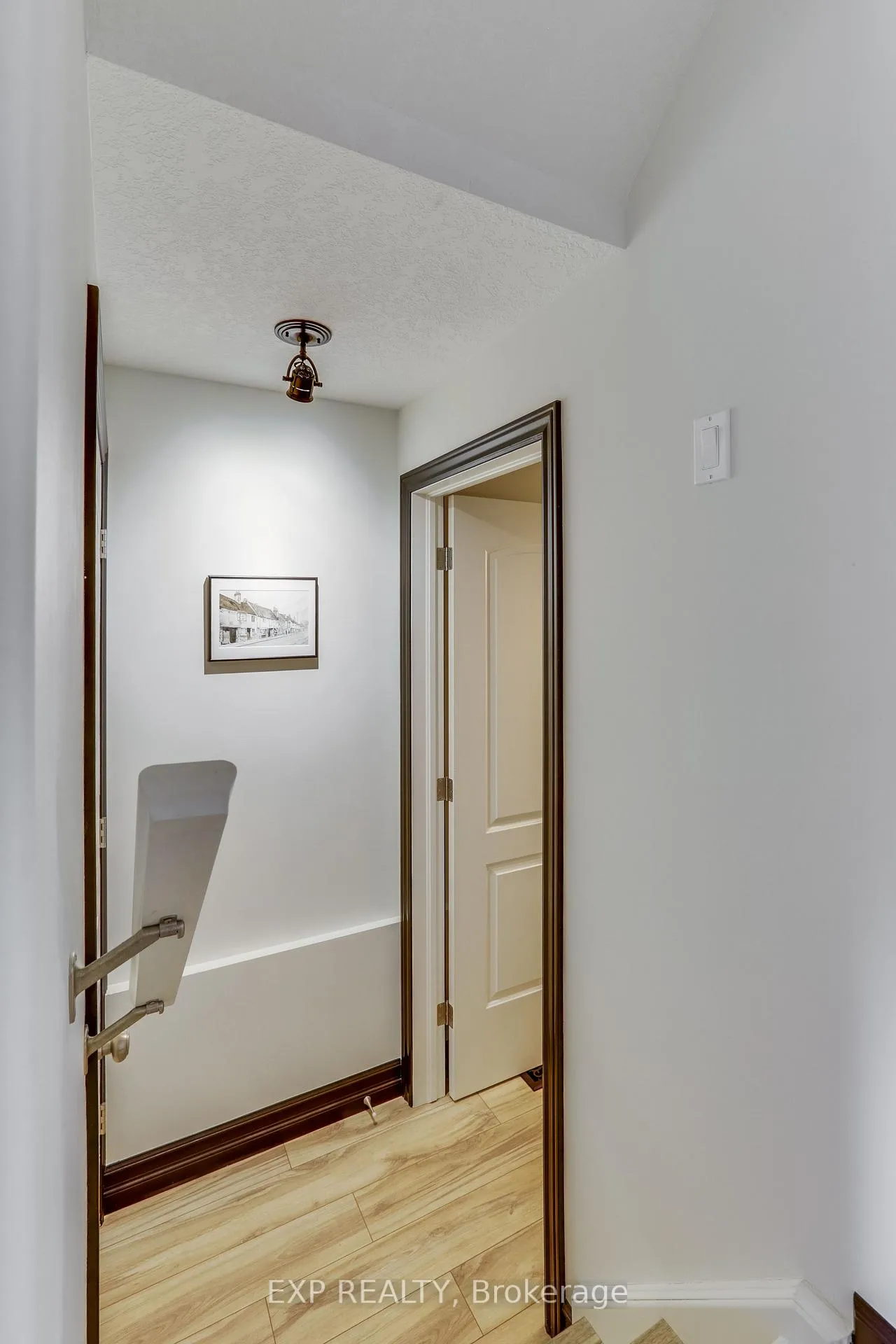 Photo 17 of 2701 Bateman Trail, London, South W — HOMEH