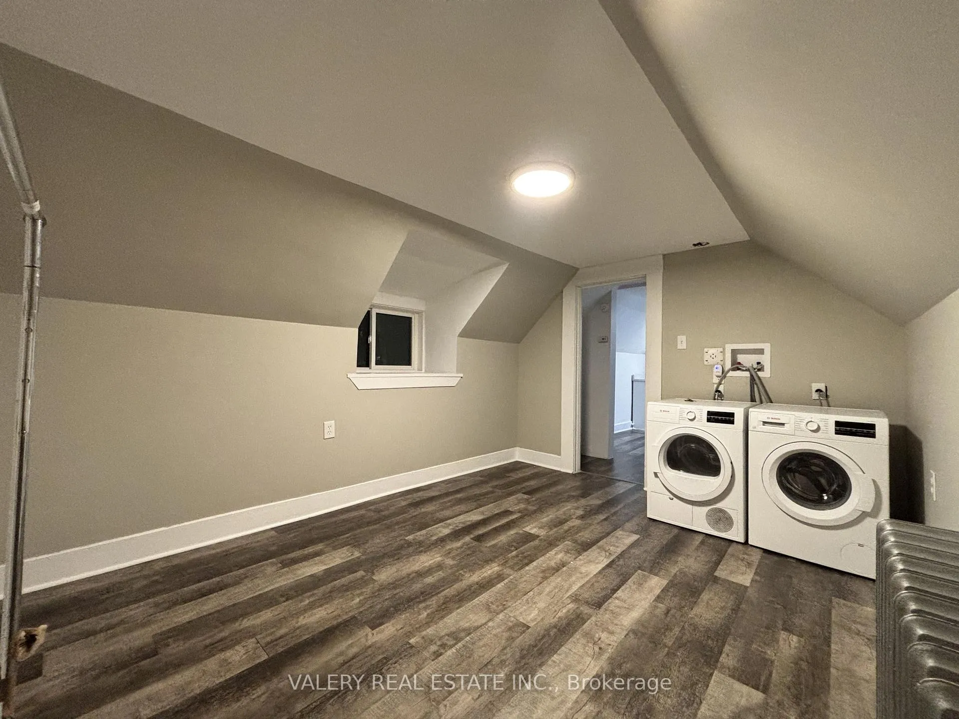 Photo 2 of Unit 1, 1091 Highland Ave, Windsor — HOMEH