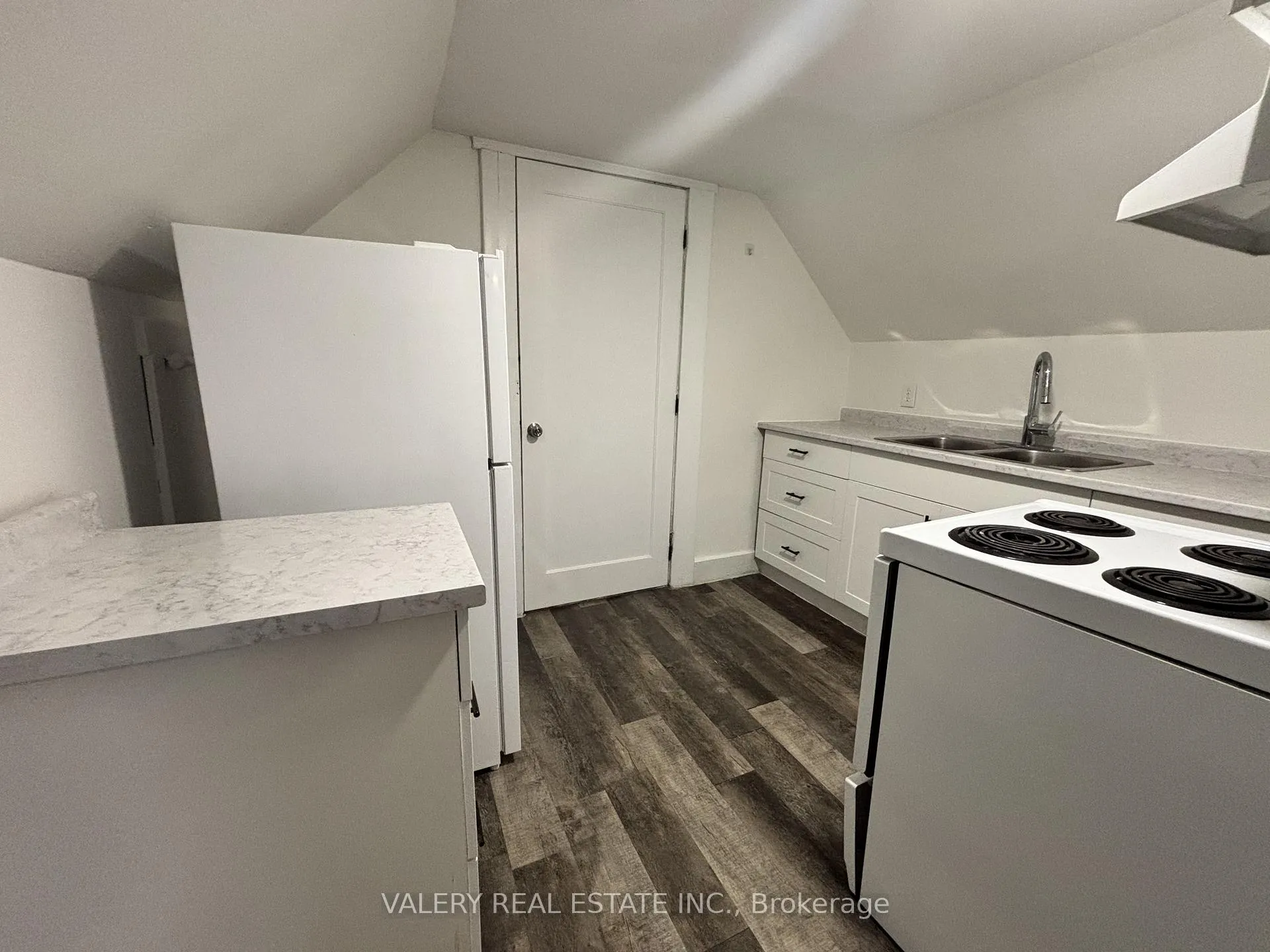 Photo 7 of Unit 1, 1091 Highland Ave, Windsor — HOMEH