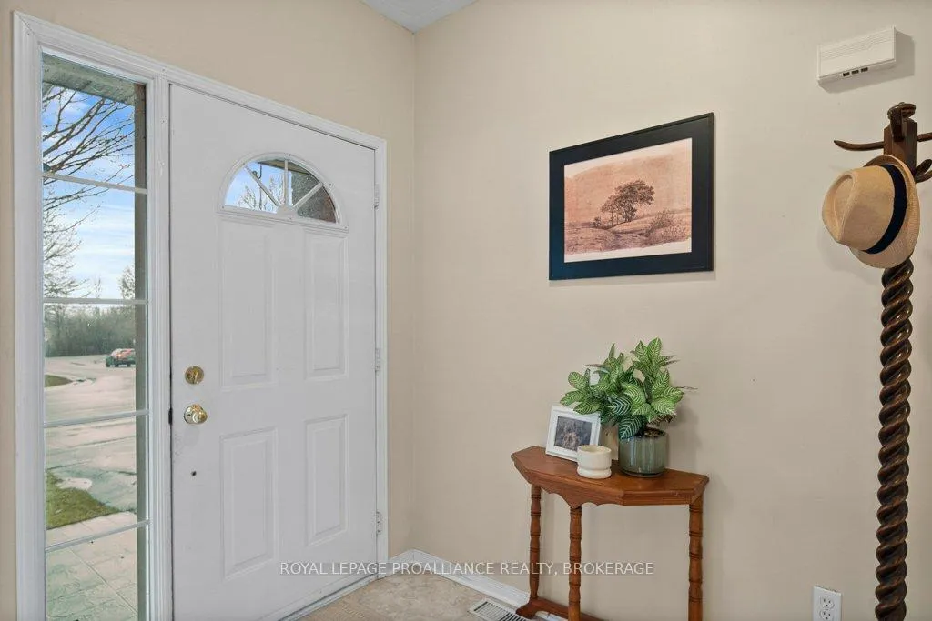 Photo 4 of 488 Fieldstone Drive, Kingston, Kingston East (Incl Barret Crt) — HOMEH
