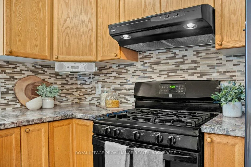 Photo 14 of 488 Fieldstone Drive, Kingston, Kingston East (Incl Barret Crt) — HOMEH