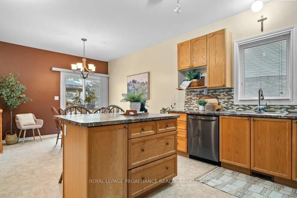 Photo 16 of 488 Fieldstone Drive, Kingston, Kingston East (Incl Barret Crt) — HOMEH