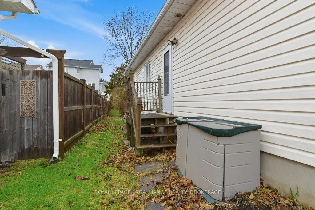 Photo 41 of 488 Fieldstone Drive, Kingston, Kingston East (Incl Barret Crt) — HOMEH