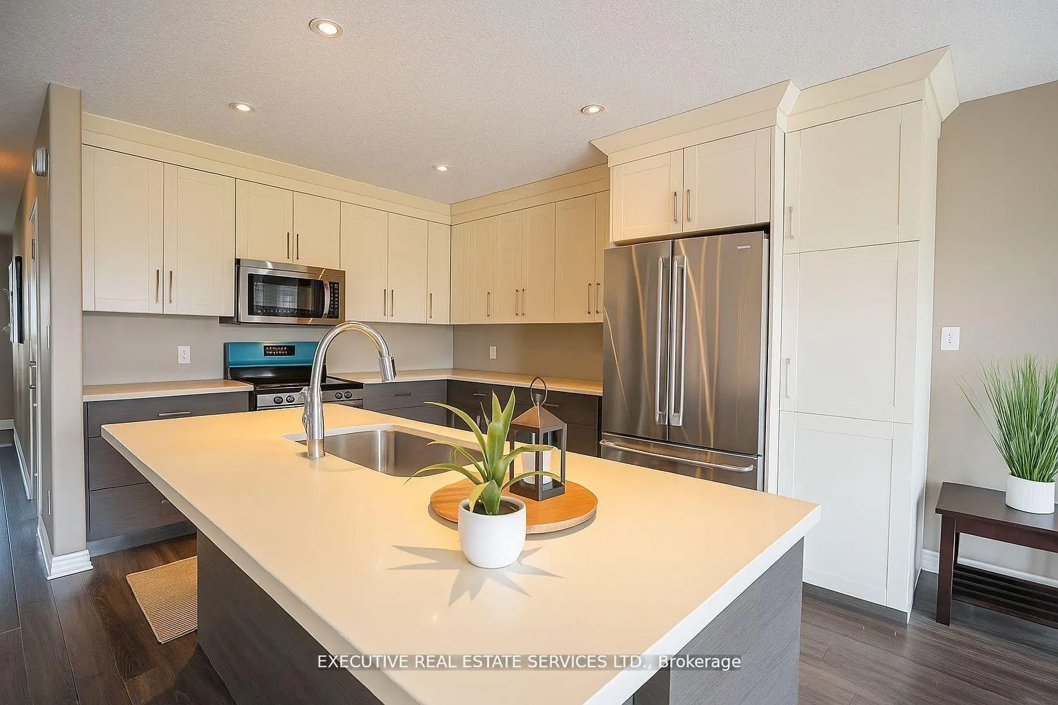 Photo 5 of 153 Fairfield Drive, Stratford — HOMEH