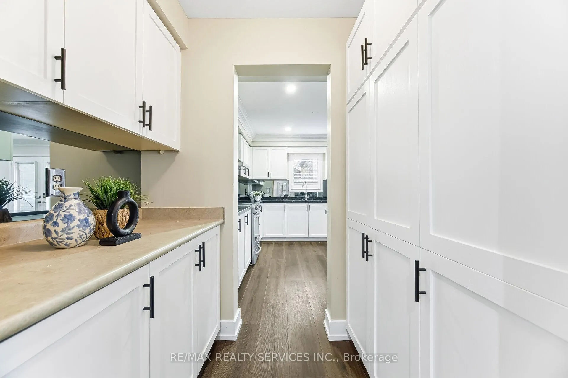 Photo 11 of 248 Edenbrook Hill Drive, Brampton, Fletcher's Meadow — HOMEH