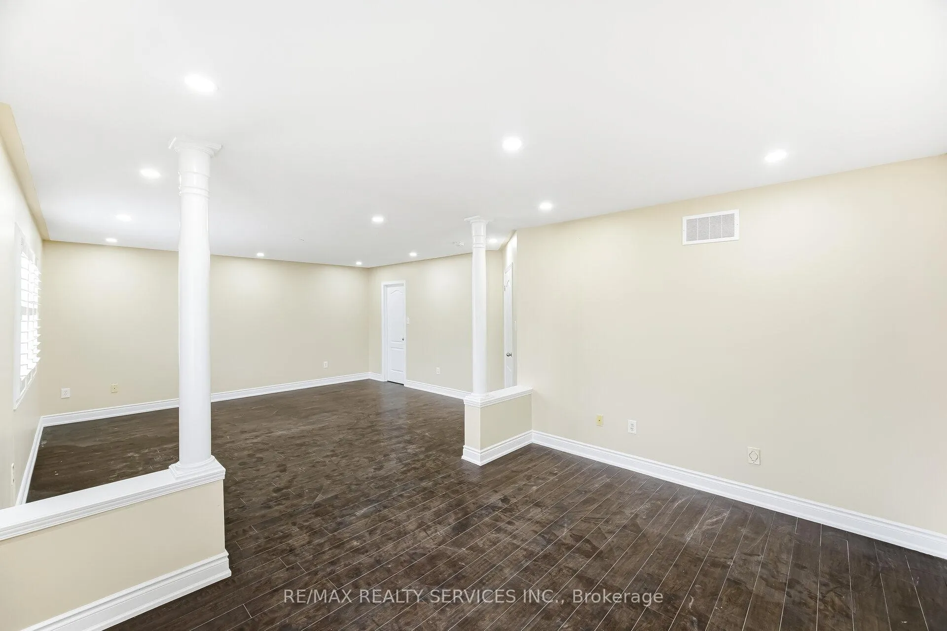 Photo 34 of 248 Edenbrook Hill Drive, Brampton, Fletcher's Meadow — HOMEH