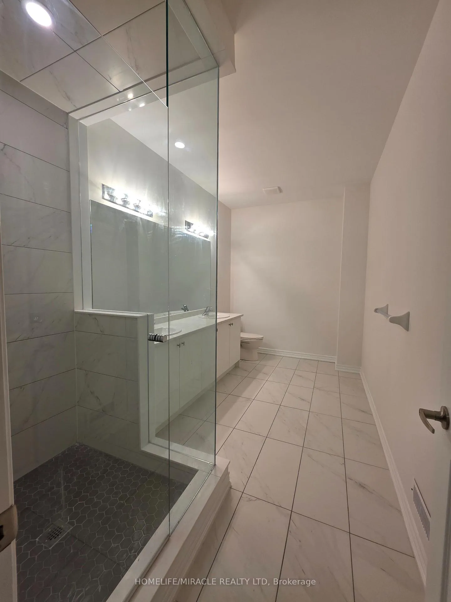 Photo 14 of 68 Singhampton Road, Vaughan, Kleinburg — HOMEH