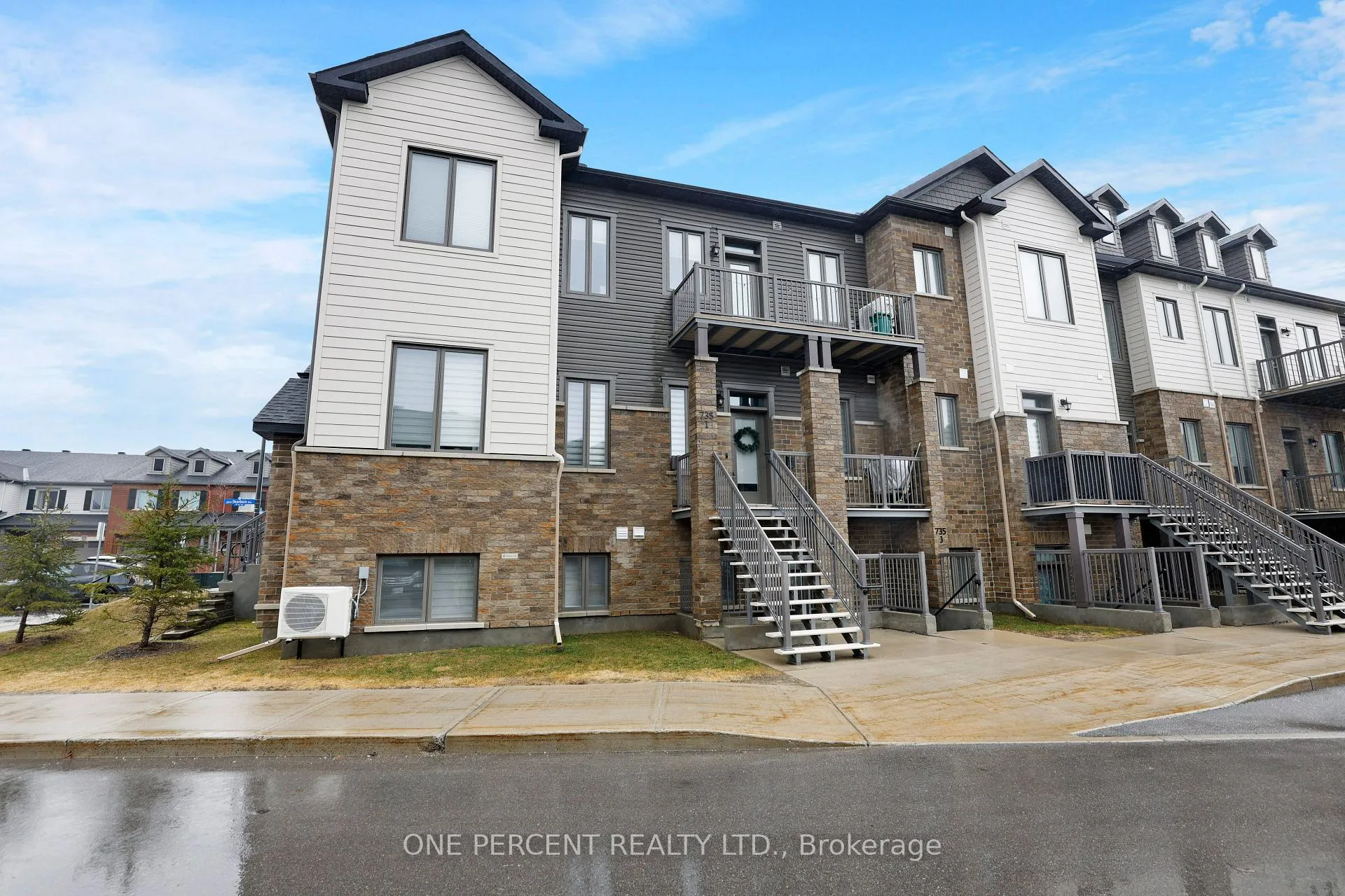 Photo 2 of Unit I, 735 Dearborn Private, Ottawa, Blossom Park/Kemp Park/Findlay Creek — HOMEH