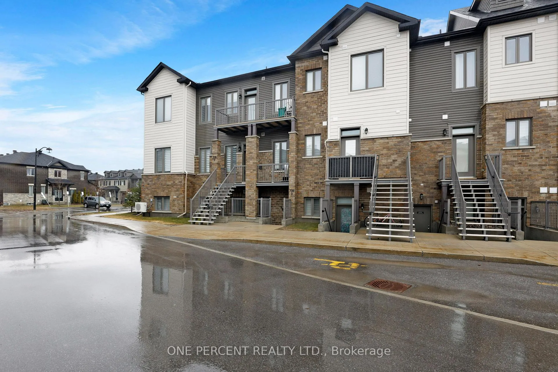 Photo 3 of Unit I, 735 Dearborn Private, Ottawa, Blossom Park/Kemp Park/Findlay Creek — HOMEH