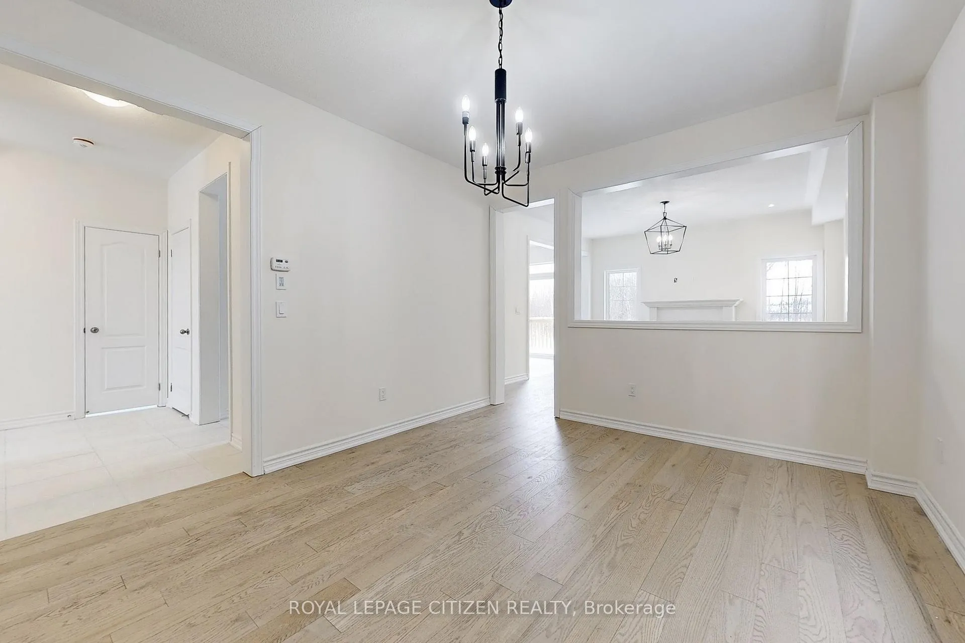 Photo 3 of 129 Cliff Thompson Crescent, Georgina, Sutton & Jackson's Point — HOMEH