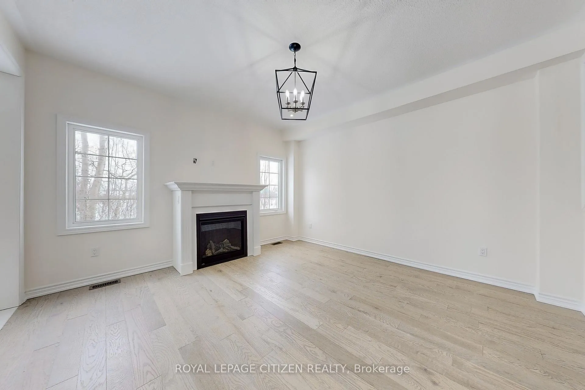 Photo 6 of 129 Cliff Thompson Crescent, Georgina, Sutton & Jackson's Point — HOMEH