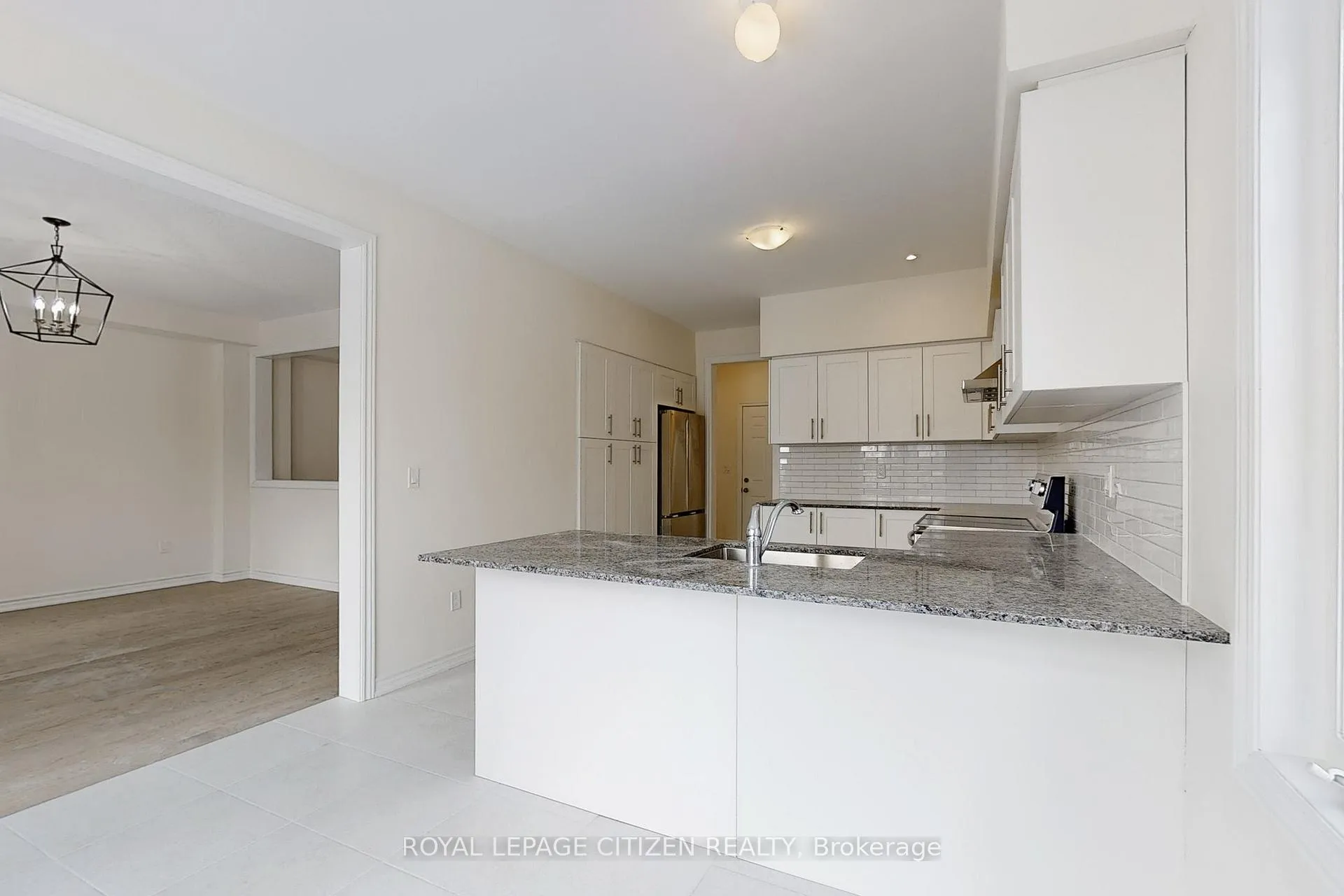 Photo 16 of 129 Cliff Thompson Crescent, Georgina, Sutton & Jackson's Point — HOMEH