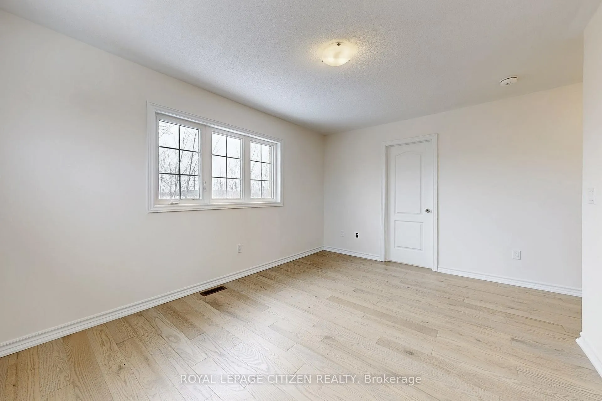 Photo 24 of 129 Cliff Thompson Crescent, Georgina, Sutton & Jackson's Point — HOMEH