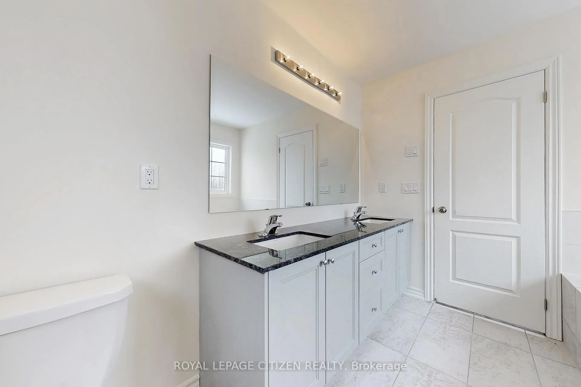 Photo 27 of 129 Cliff Thompson Crescent, Georgina, Sutton & Jackson's Point — HOMEH