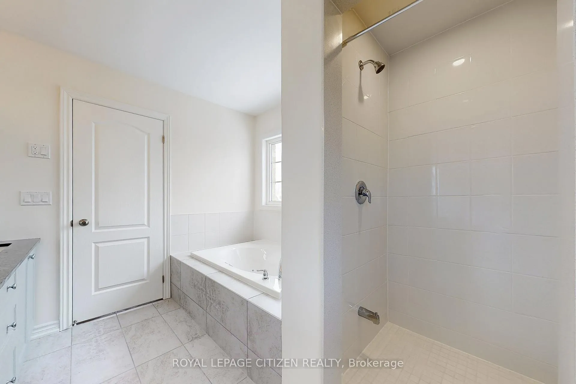 Photo 29 of 129 Cliff Thompson Crescent, Georgina, Sutton & Jackson's Point — HOMEH