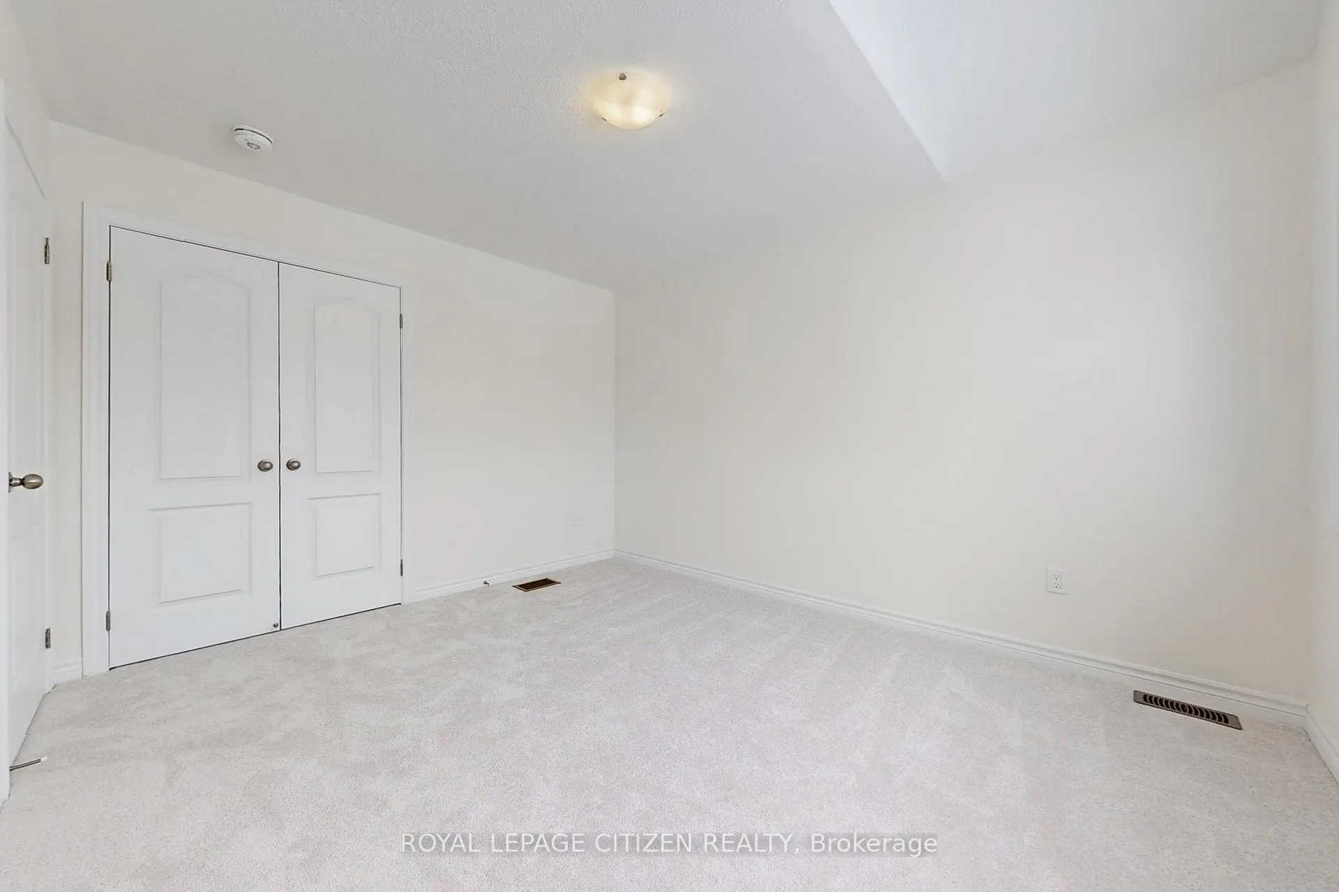 Photo 31 of 129 Cliff Thompson Crescent, Georgina, Sutton & Jackson's Point — HOMEH