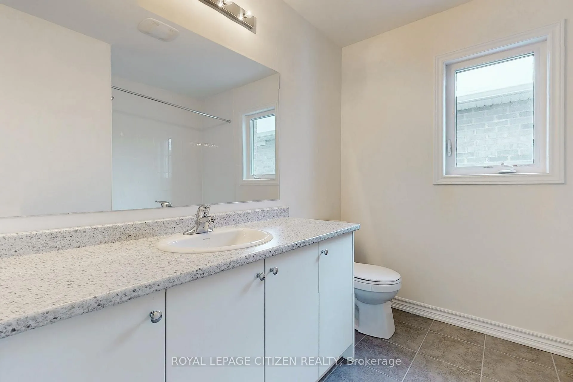 Photo 39 of 129 Cliff Thompson Crescent, Georgina, Sutton & Jackson's Point — HOMEH