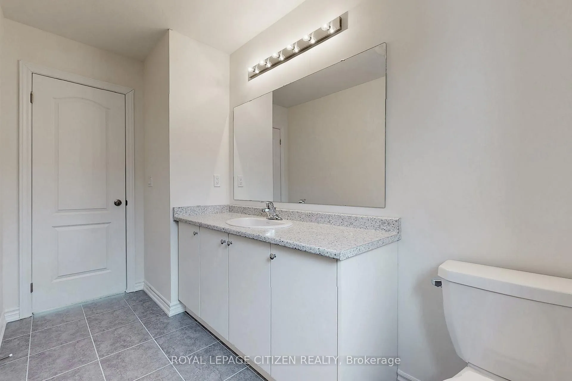 Photo 41 of 129 Cliff Thompson Crescent, Georgina, Sutton & Jackson's Point — HOMEH