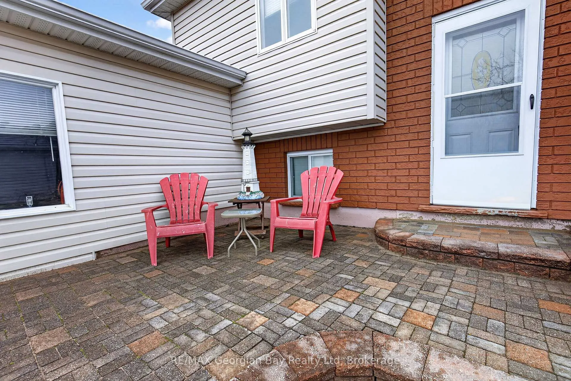 Photo 3 of 19 Mercer Crescent, Penetanguishene — HOMEH